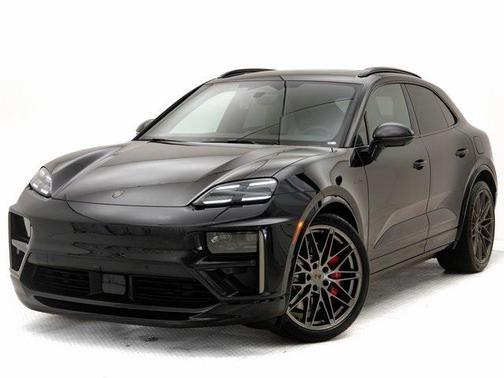 2025 Porsche Macan Turbo