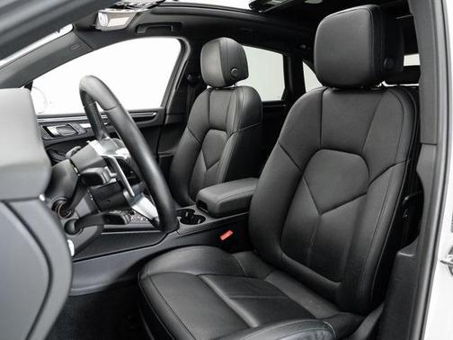 2021 Porsche Macan Base