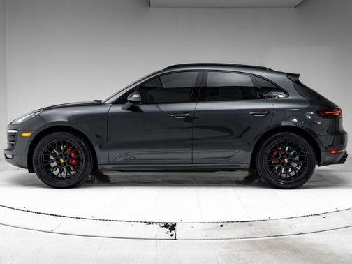 Volcano Grey Metallic 2017 Porsche Macan Macan GTS