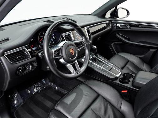 Volcano Grey Metallic 2017 Porsche Macan Macan GTS