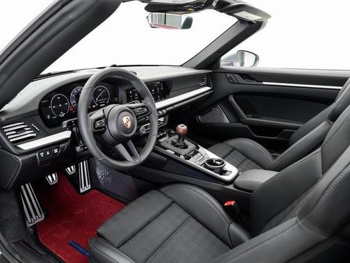2025 Porsche 911 Carrera T