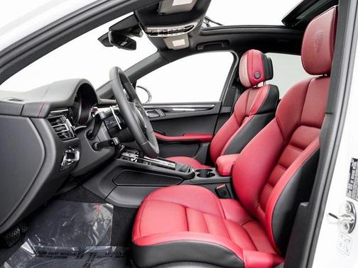 2026 Porsche Macan T