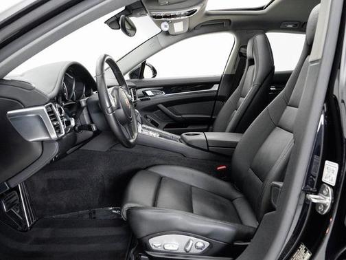 2016 Porsche Panamera 4