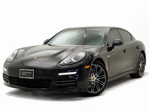 2016 Porsche Panamera 4