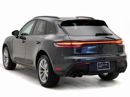 2022 Porsche Macan Base