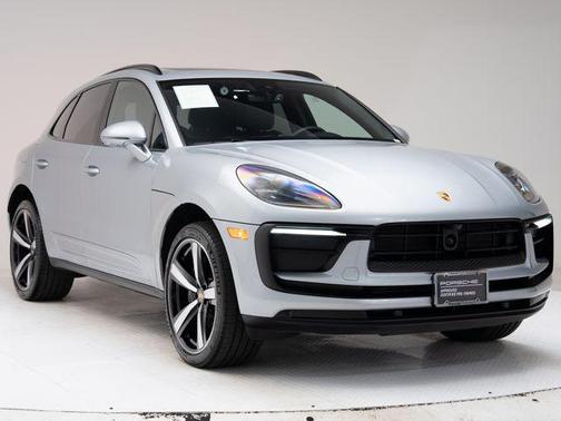 Dolomite Silver Metallic 2026 Porsche Macan Macan
