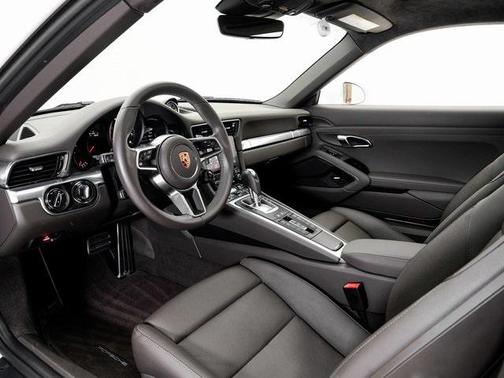 2018 Porsche 911 Carrera