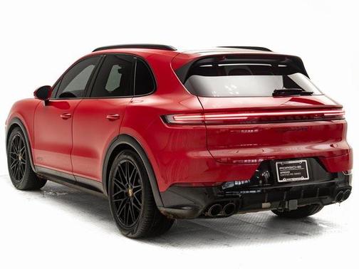 2025 Porsche Cayenne GTS