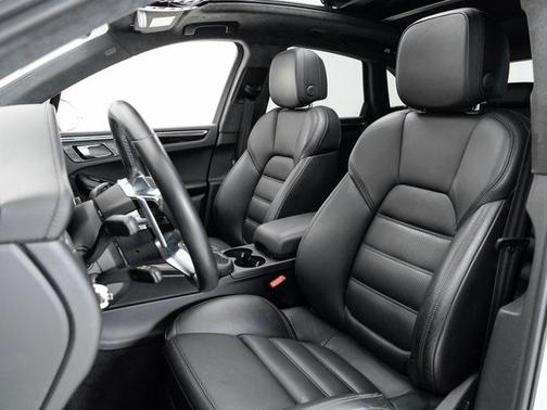 2015 Porsche Macan Turbo