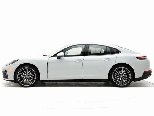 2025 Porsche Panamera 4