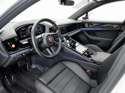 2024 Porsche Panamera 4