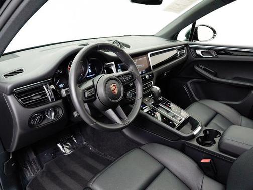 Jet Black Metallic 2025 Porsche Macan Macan