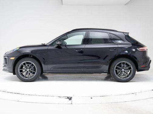 Jet Black Metallic 2025 Porsche Macan Macan