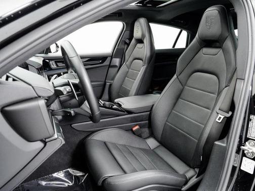 2025 Porsche Panamera 4