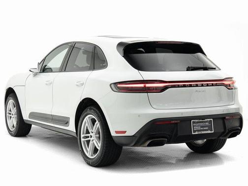 2025 Porsche Macan 