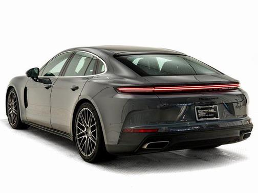 2025 Porsche Panamera 4
