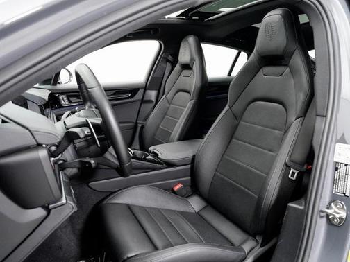 2025 Porsche Panamera 4