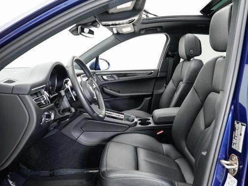 2023 Porsche Macan Base
