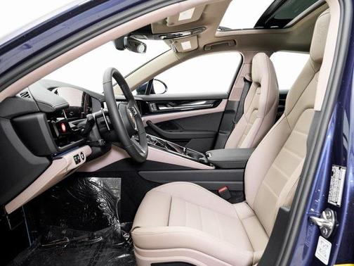 2026 Porsche Panamera 4