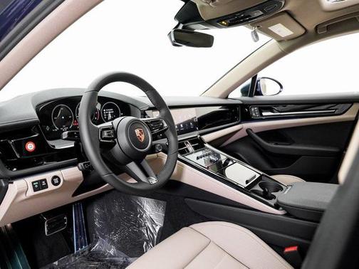 2026 Porsche Panamera 4