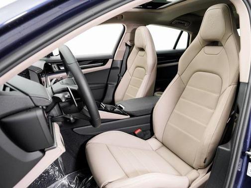 2026 Porsche Panamera 4