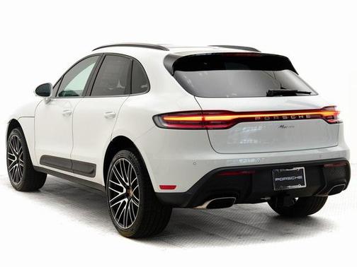 2026 Porsche Macan 