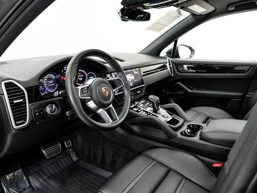 Quartzite Grey Metallic 2021 Porsche Cayenne S
