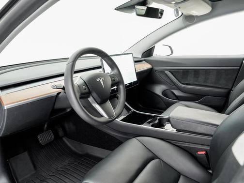 Pearl White Multi-Coat 2020 Tesla Model 3 Standard Range Plus