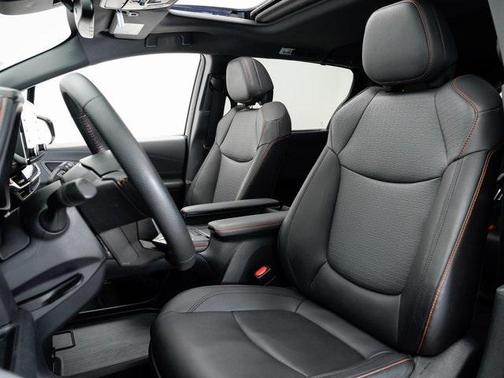 2022 Toyota Sienna XSE 7 Passenger