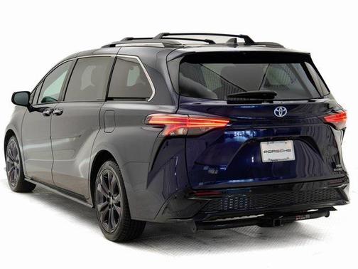 2022 Toyota Sienna XSE 7 Passenger