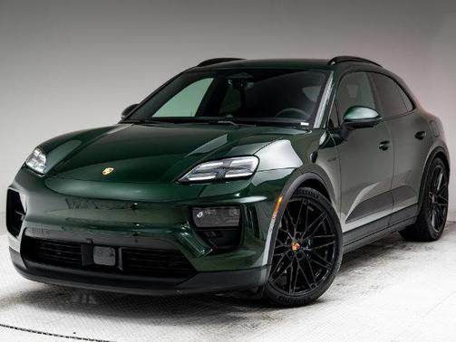 Oak Green Metallic Neo 2026 Porsche Macan Macan Electric 4