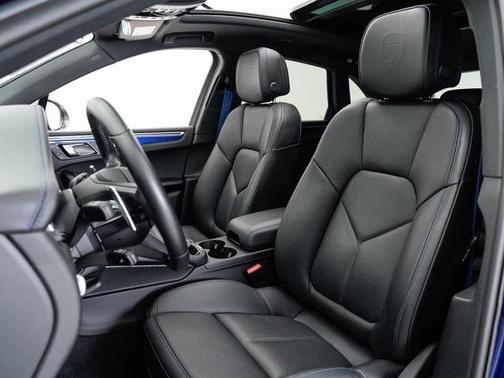 2023 Porsche Macan Base