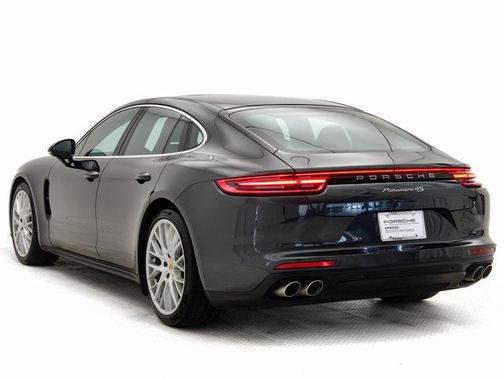 2018 Porsche Panamera 4S