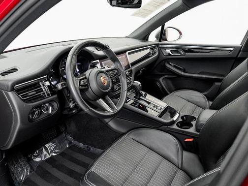 2023 Porsche Macan T