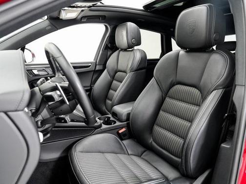 2023 Porsche Macan T