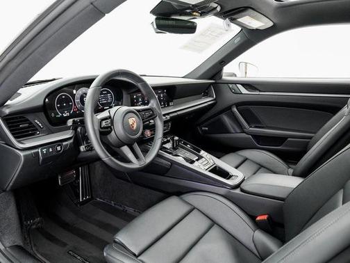 2025 Porsche 911 Carrera