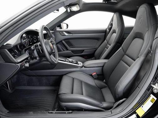 2020 Porsche 911 Carrera