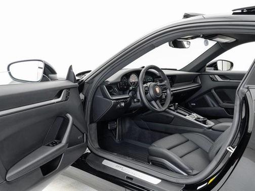 2020 Porsche 911 Carrera
