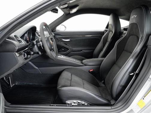 2022 Porsche 718 Cayman GT4