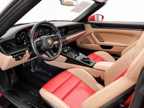 2022 Porsche 911 Carrera GTS