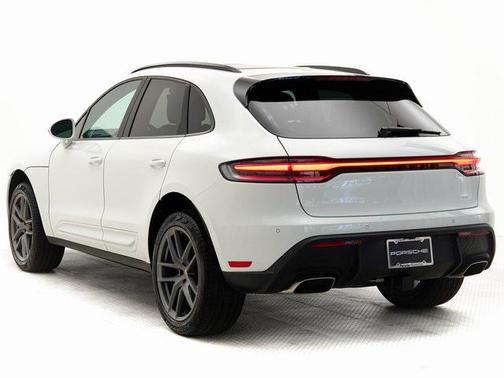 2025 Porsche Macan 
