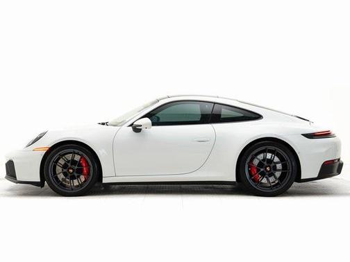 2025 Porsche 911 Carrera 4 GTS