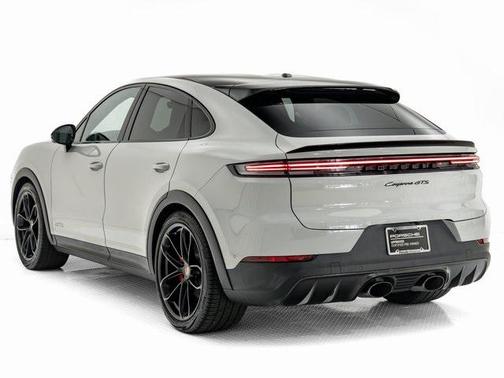 2025 Porsche Cayenne GTS
