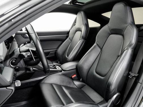 2020 Porsche 911 Carrera