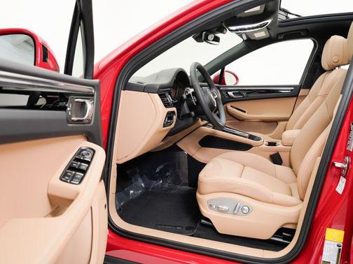 Carmine Red 2026 Porsche Macan Macan