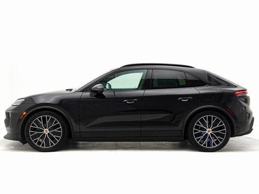 2025 Porsche Macan 4
