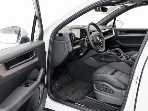 2024 Porsche Cayenne 