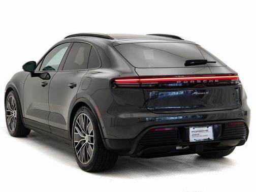 2024 Porsche Macan 4