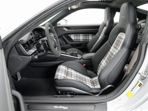 2025 Porsche 911 Turbo S