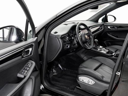 2023 Porsche Macan T
